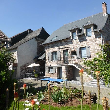 La Maison De Julien Et Marie-Louise Objat Exterior foto